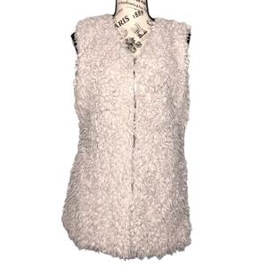 Daytrip (M) Faux Fur Sherpa Vest Silver Lining Hidden Hook Front Closure Texture